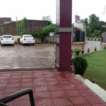Hotel The Ideal Kushinagar Екстер'єр фото
