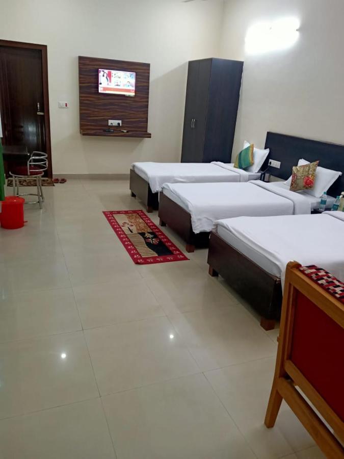 Hotel The Ideal Kushinagar Екстер'єр фото