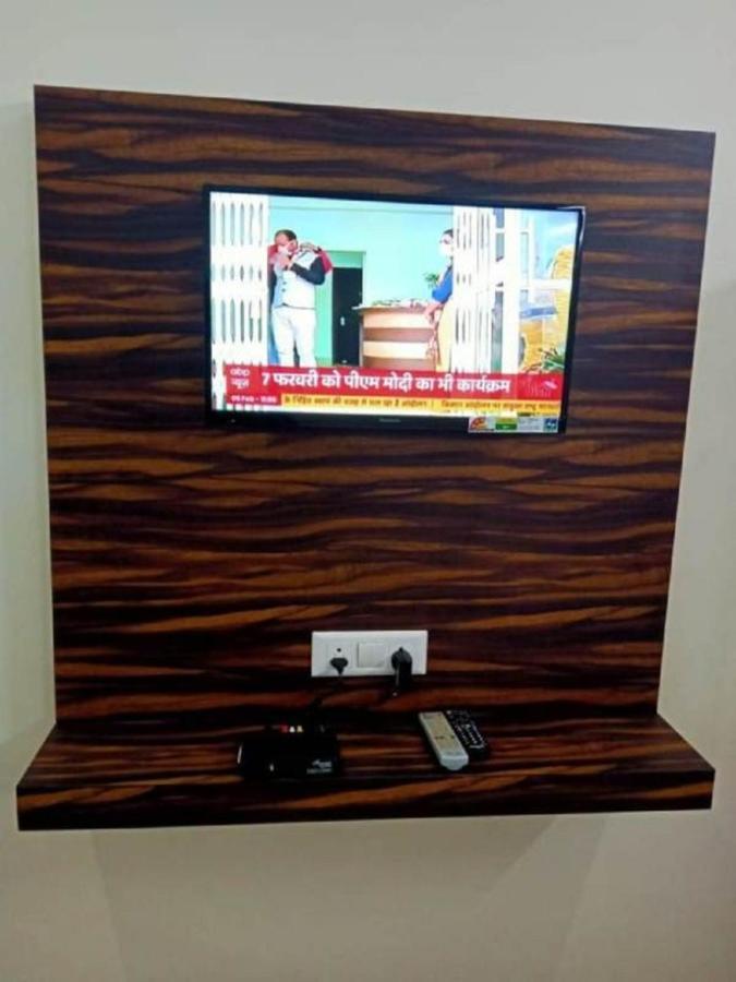 Hotel The Ideal Kushinagar Екстер'єр фото
