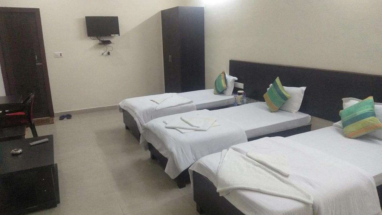 Hotel The Ideal Kushinagar Екстер'єр фото