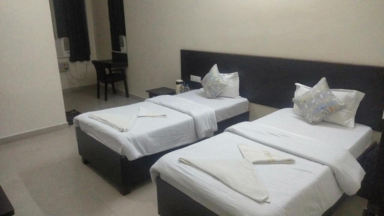 Hotel The Ideal Kushinagar Екстер'єр фото