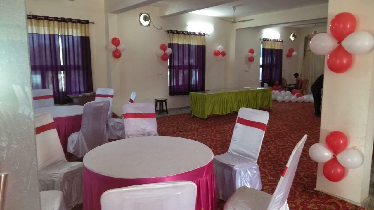 Hotel The Ideal Kushinagar Екстер'єр фото