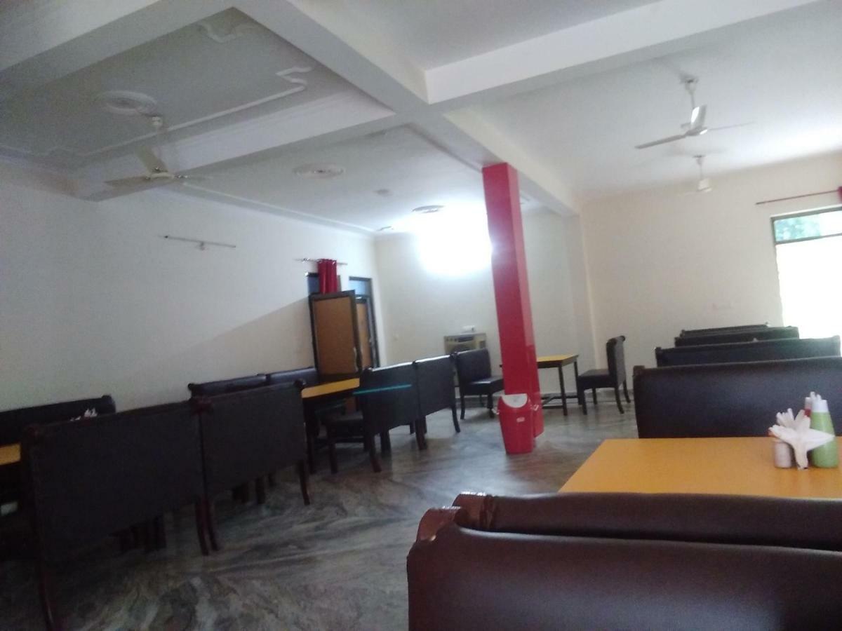 Hotel The Ideal Kushinagar Екстер'єр фото