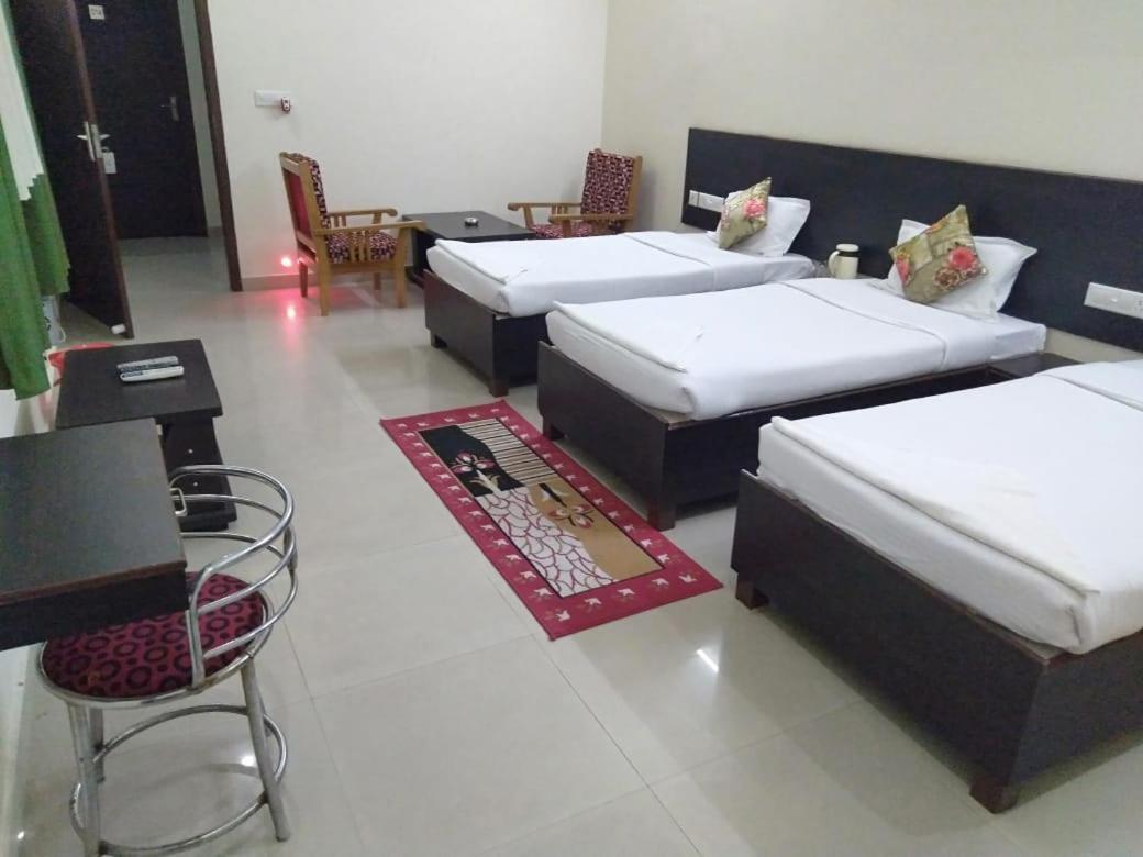 Hotel The Ideal Kushinagar Екстер'єр фото