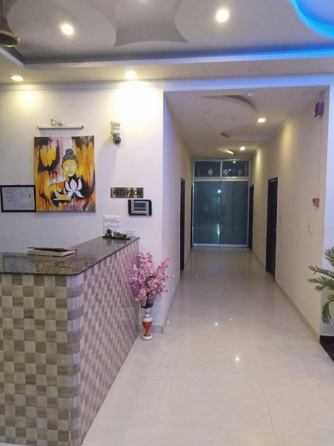 Hotel The Ideal Kushinagar Екстер'єр фото